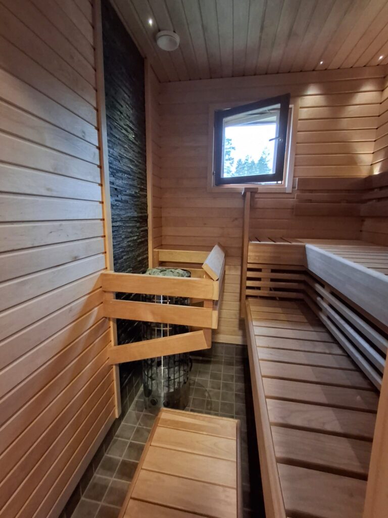 Kuinka kauan kylpyhuoneremontti kestää ja mitä työvaiheita siihen kuuluu?