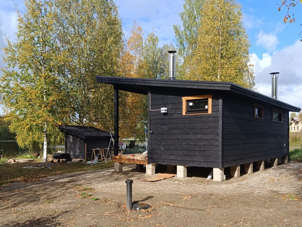 Motkodin rakentama pihasauna